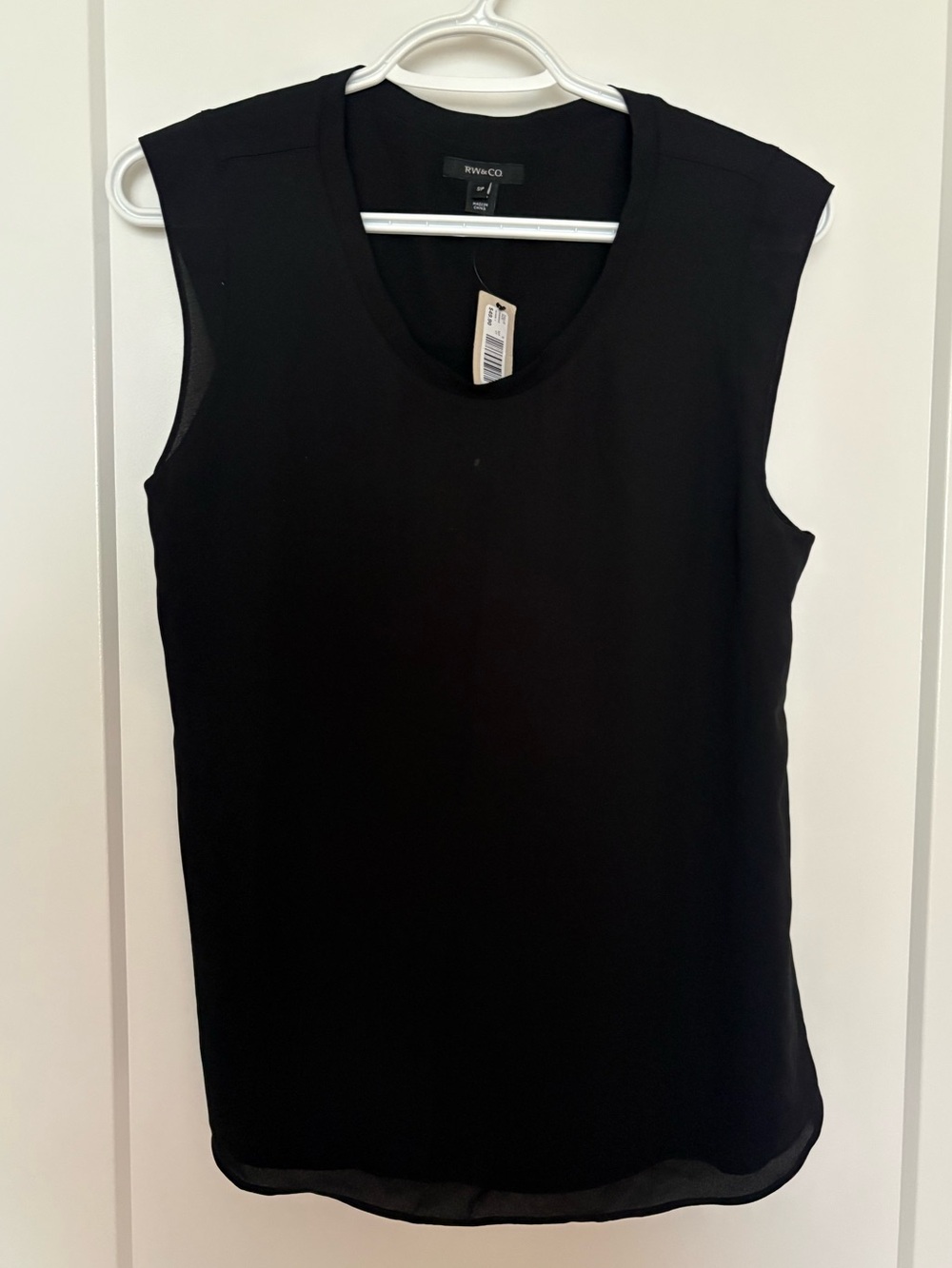 RW&CO. Black Sleeveless Round-Neck Tank Top